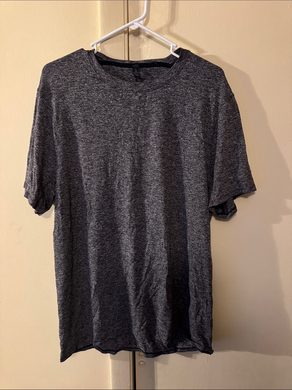 lululemon athletica Men's Dark Heather Gray/Black Short Sleeve Athletic Tee